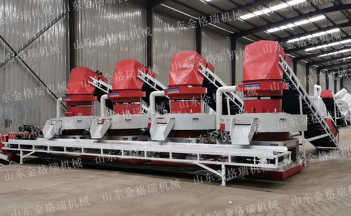 壓塊機使用現(xiàn)場.jpg 壓塊機使用現(xiàn)場.jpg