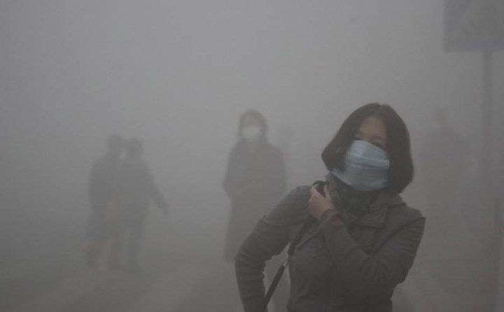 極目遠眺灰蒙蒙 極目遠眺灰蒙蒙