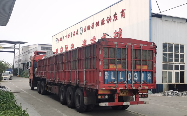 顆粒機生產線裝車完成.jpg 顆粒機生產線裝車完成.jpg