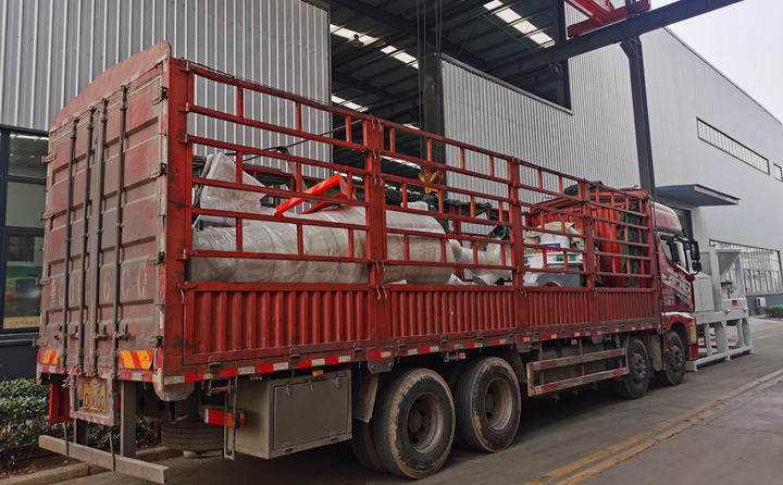 木屑顆粒機(jī)裝車完成,準(zhǔn)備發(fā)往云南.jpg 木屑顆粒機(jī)裝車完成,準(zhǔn)備發(fā)往云南.jpg