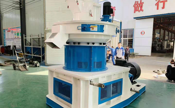 木屑顆粒機(jī)裝車(chē)前的準(zhǔn)備.jpg 木屑顆粒機(jī)裝車(chē)前的準(zhǔn)備.jpg