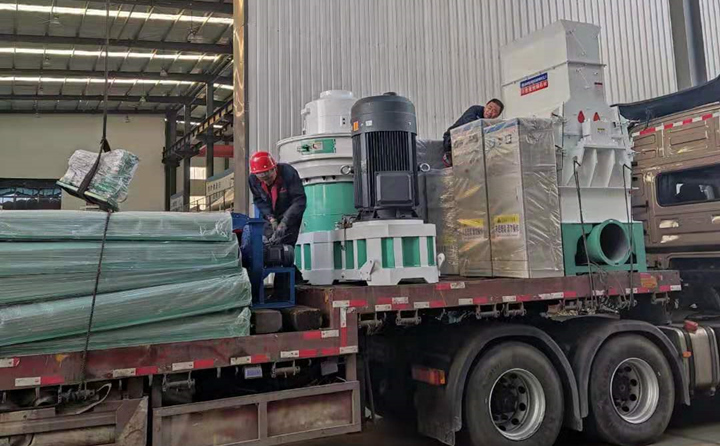 廊坊木屑顆粒機裝車完成.jpg 廊坊木屑顆粒機裝車完成.jpg