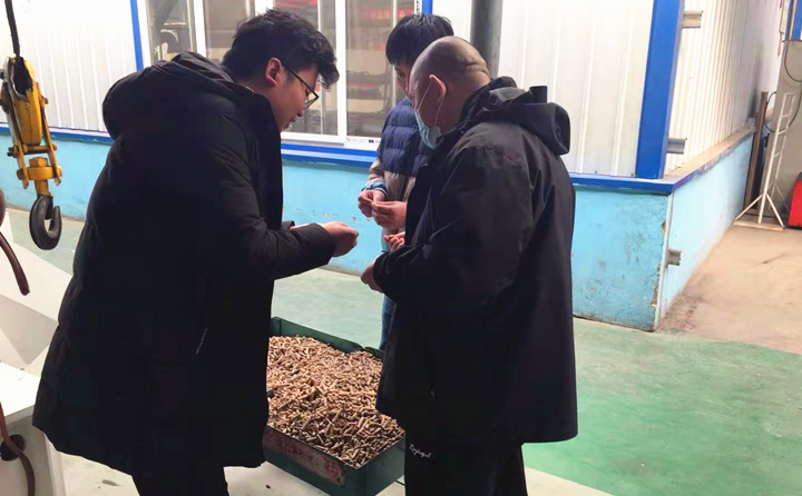 購買木屑制粒機(jī),是為了掙錢,只有良好的顆粒成型率,才會(huì)有掙錢的可能.jpg 購買木屑制粒機(jī),是為了掙錢,只有良好的顆粒成型率,才會(huì)有掙錢的可能.jpg