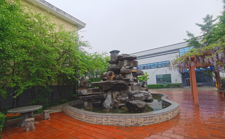 處理農(nóng)林廢棄物,變樹枝為燃料顆粒,節(jié)能環(huán)保,一起保衛(wèi)我們的藍(lán)天白云.jpg 處理農(nóng)林廢棄物,變樹枝為燃料顆粒,節(jié)能環(huán)保,一起保衛(wèi)我們的藍(lán)天白云.jpg