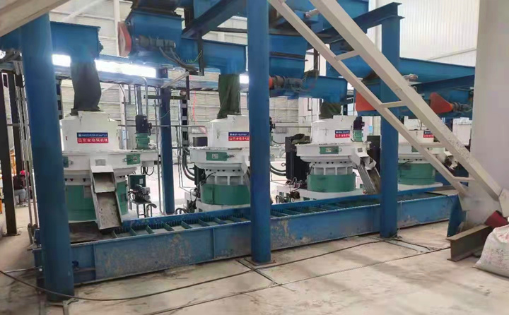 木屑造粒機(jī).jpg 木屑造粒機(jī).jpg