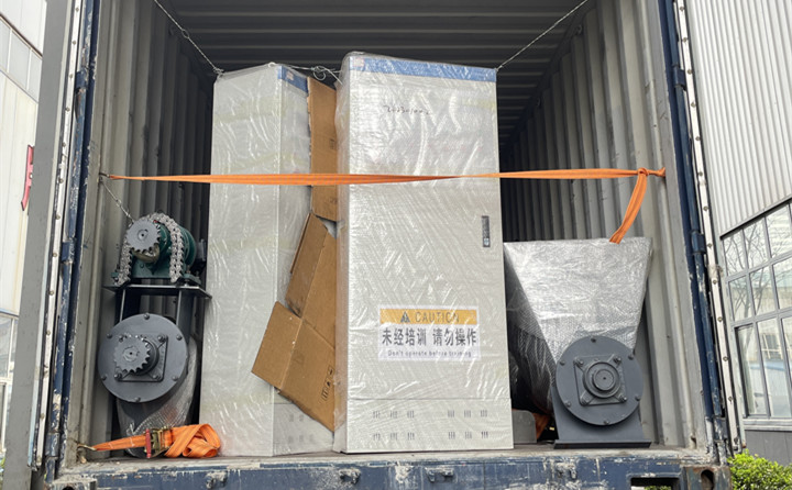 電控柜.jpg 電控柜.jpg