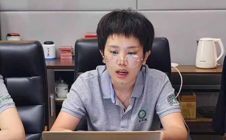 辦公室主任李昌鳳與我們一起回顧了2023年工作,對(duì)公司1-9月份的銷售數(shù)據(jù)及銷售情況做了全面性的復(fù)盤與總結(jié)。.jpg 辦公室主任李昌鳳與我們一起回顧了2023年工作,對(duì)公司1-9月份的銷售數(shù)據(jù)及銷售情況做了全面性的復(fù)盤與總結(jié)。.jpg