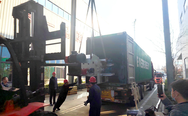 木屑顆粒機(jī)生產(chǎn)線發(fā)往英國(guó)倫敦,這是年產(chǎn)2萬(wàn)噸的顆粒機(jī)生產(chǎn)線設(shè)備.jpg 木屑顆粒機(jī)生產(chǎn)線發(fā)往英國(guó)倫敦,這是年產(chǎn)2萬(wàn)噸的顆粒機(jī)生產(chǎn)線設(shè)備.jpg