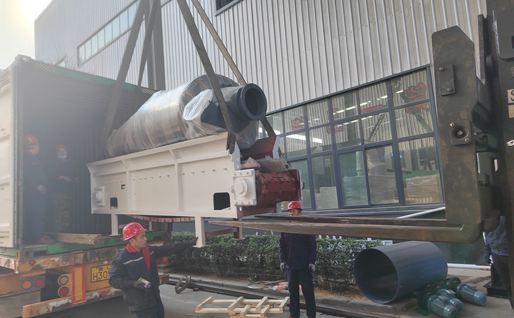 木屑顆粒機(jī)生產(chǎn)線發(fā)往英國(guó)倫敦,這是年產(chǎn)2萬(wàn)噸的顆粒機(jī)生產(chǎn)線設(shè)備.jpg 木屑顆粒機(jī)生產(chǎn)線發(fā)往英國(guó)倫敦,這是年產(chǎn)2萬(wàn)噸的顆粒機(jī)生產(chǎn)線設(shè)備.jpg