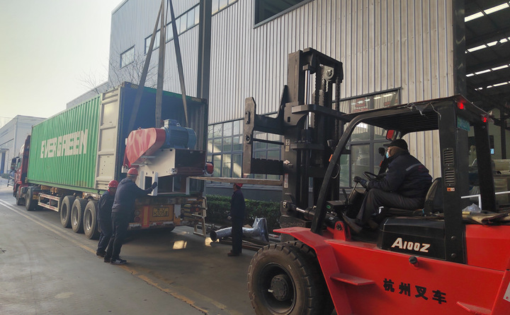 木屑顆粒機(jī)生產(chǎn)線發(fā)往英國(guó)倫敦,這是年產(chǎn)2萬(wàn)噸的顆粒機(jī)生產(chǎn)線設(shè)備.jpg 木屑顆粒機(jī)生產(chǎn)線發(fā)往英國(guó)倫敦,這是年產(chǎn)2萬(wàn)噸的顆粒機(jī)生產(chǎn)線設(shè)備.jpg